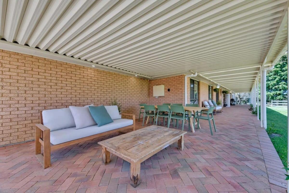 Narambla Estate - Rural Retreat, Luxe Hideaway Holiday home Orange
